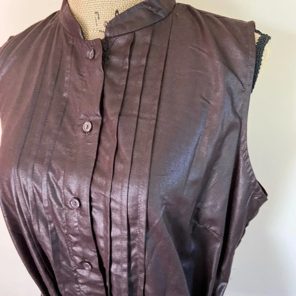 •Jaclyn Smith• sleeveless tunic top